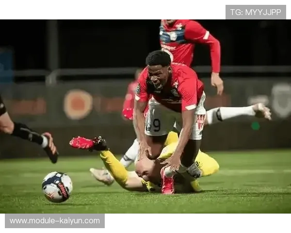 法甲二十轮里昂对阵里尔，青年军防线面临经验考验